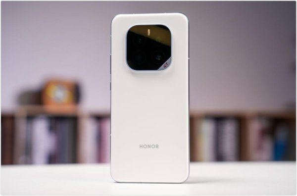 易盛通 2025续航“最强”的新手机